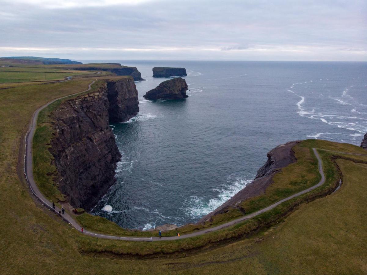 Bay View Hotel Kilkee Esterno foto