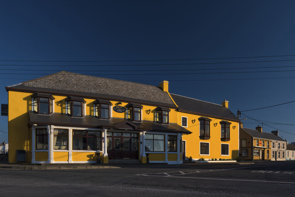 Bay View Hotel Kilkee Esterno foto